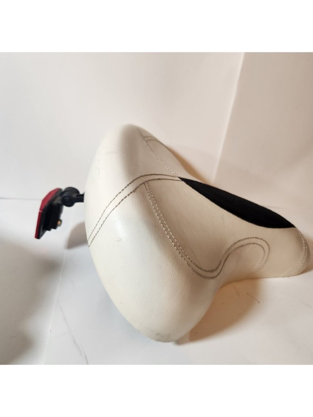 Electra Cruiser Bike Saddle Wide Comfort Bicycle Seat White with Reflector